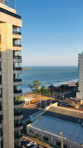 ESPETACULAR!! Apto na PRAIA DE ITAPARICA - Com Wi-Fi 360mbps, Ar Condicionado, Lavadora Lava e Seca, Estacionamento, Globoplay e Cozinha Completa